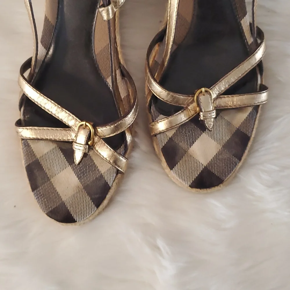 Burberry Women Espadrilles Sandals Size 40 Gold Logo Stripe